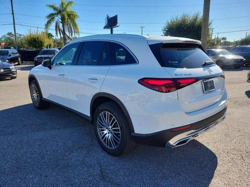 2025 Mercedes-Benz GLC 300 Base