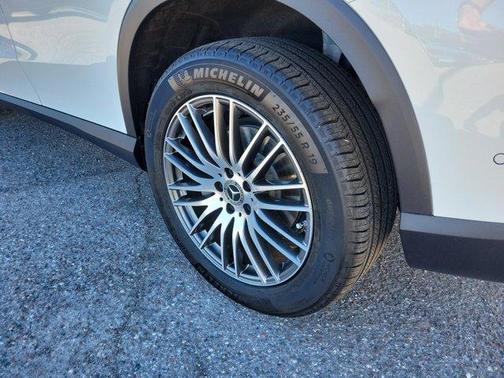 2025 Mercedes-Benz GLC 300 Base