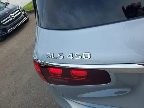 2026 Mercedes-Benz GLS 450 