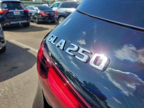 2025 Mercedes-Benz GLA 250 Base