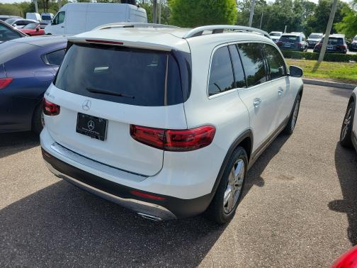 Polar White 2022 Mercedes-Benz GLB 250