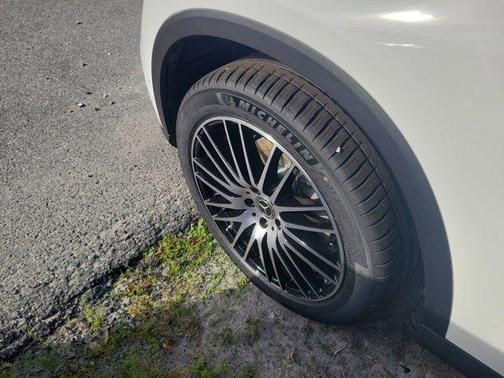 2026 Mercedes-Benz GLC 300 Base