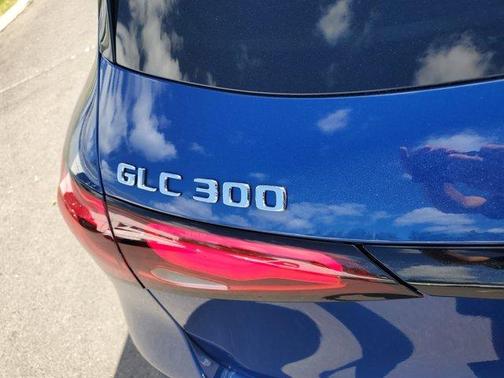 2026 Mercedes-Benz GLC 300 Base