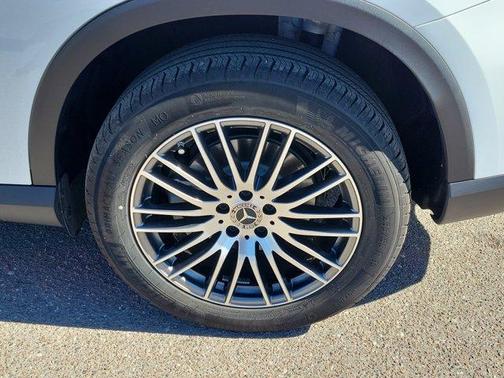 2026 Mercedes-Benz GLC 300 Base