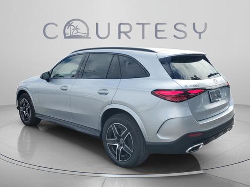 Cirrus Silver Metallic 2026 Mercedes-Benz GLC 300