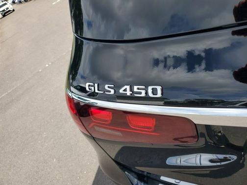 2026 Mercedes-Benz GLS 450