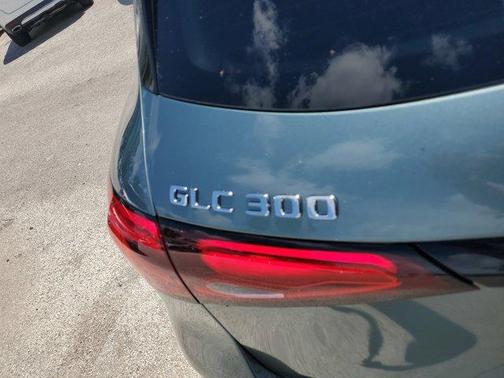 2026 Mercedes-Benz GLC 300 Base