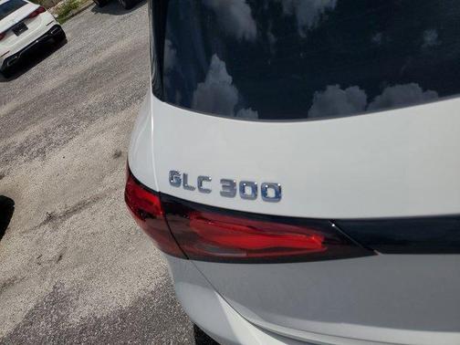 2026 Mercedes-Benz GLC 300 Base