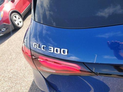2025 Mercedes-Benz GLC 300 Base