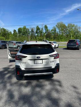 Crystal White Pearl 2022 Subaru Outback Touring XT