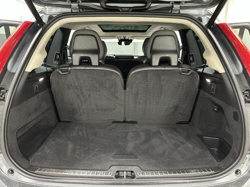 2019 Volvo XC90 T5 Momentum