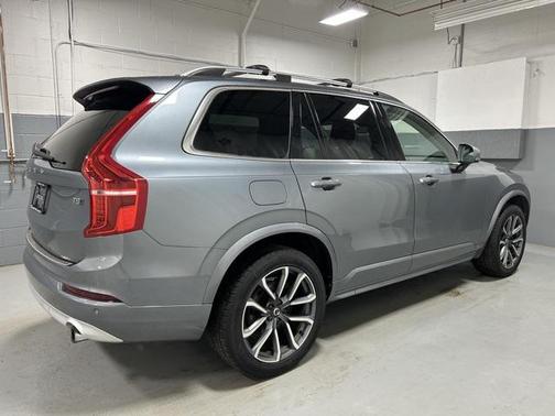 2019 Volvo XC90 T5 Momentum