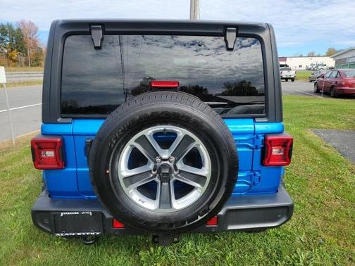 2023 Jeep Wrangler 4-Door Sahara 4x4