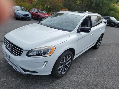 2017 Volvo XC60 T6 Dynamic