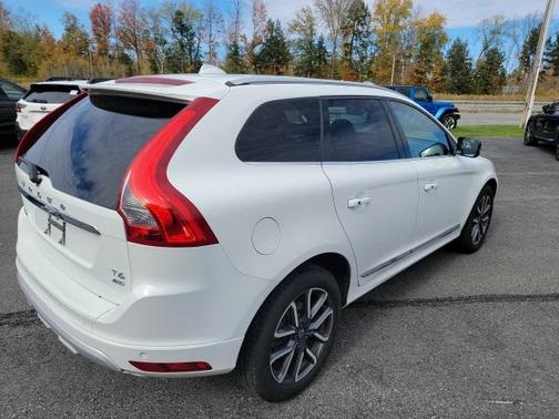 2017 Volvo XC60 T6 Dynamic