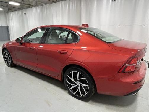 2019 Volvo S60 T6 Momentum