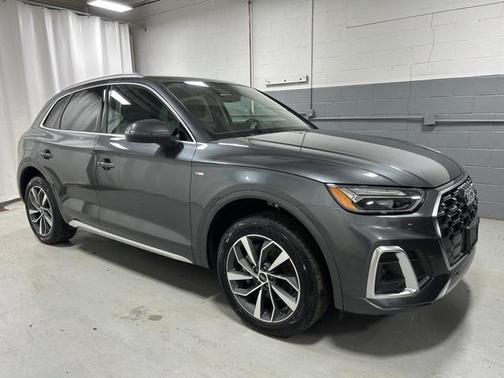 2022 Audi Q5 45 S line Premium Plus