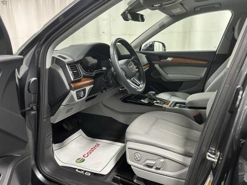 2022 Audi Q5 45 S line Premium Plus