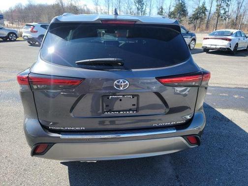 Magnetic Gray Metallic 2023 Toyota Highlander Platinum
