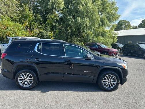 2017 GMC Acadia SLE-2