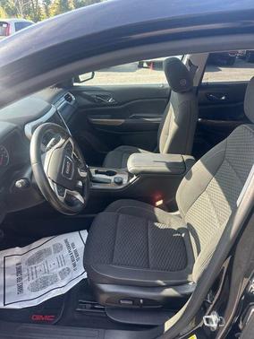 2017 GMC Acadia SLE-2