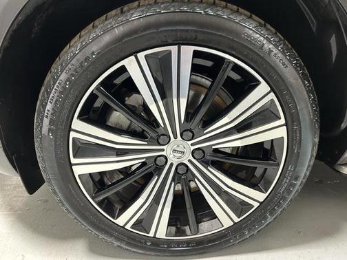 2022 Volvo XC60 B6 Inscription