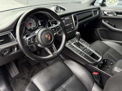 2017 Porsche Macan Base