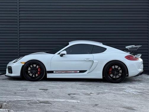 2016 Porsche Cayman GT4