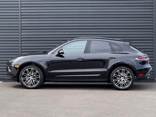 Jet Black Metallic 2026 Porsche Macan Macan