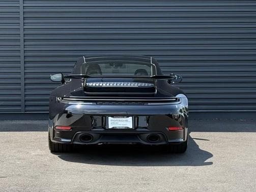 2025 Porsche 911 Carrera