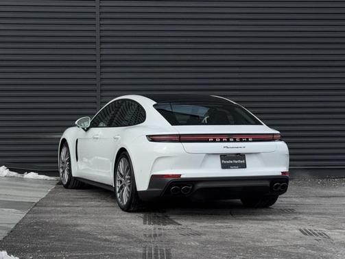 2025 Porsche Panamera 4