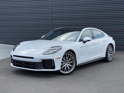 2025 Porsche Panamera 4