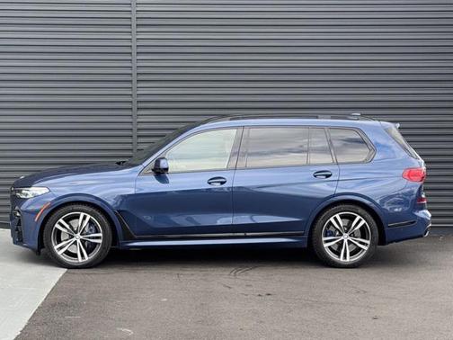 2021 BMW X7 M50i