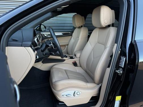 2025 Porsche Macan T