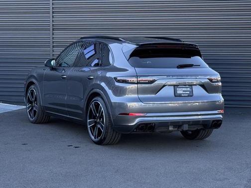 2023 Porsche Cayenne Turbo