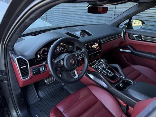 2023 Porsche Cayenne Turbo