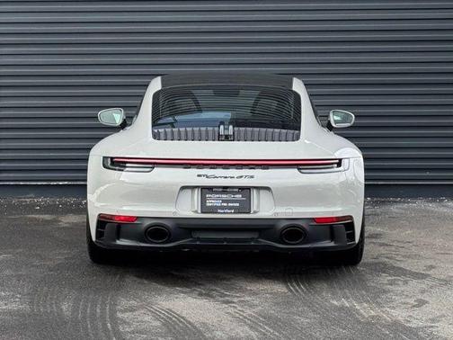 2024 Porsche 911 Carrera GTS
