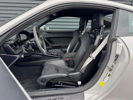 2024 Porsche 911 Carrera GTS