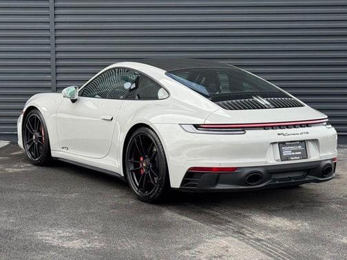 2024 Porsche 911 Carrera GTS