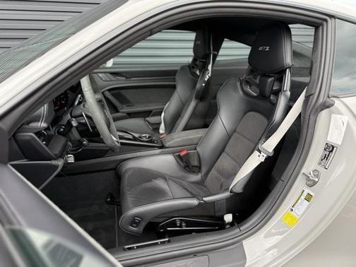 2024 Porsche 911 Carrera GTS