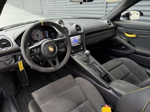 2021 Porsche 718 Cayman GT4