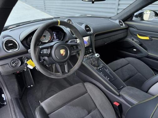 2021 Porsche 718 Cayman GT4