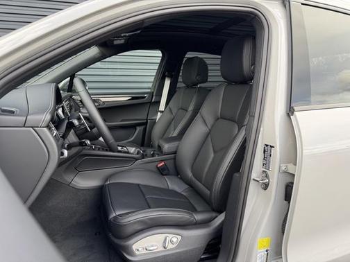 2026 Porsche Macan T