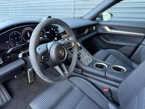 2025 Porsche Taycan 4S
