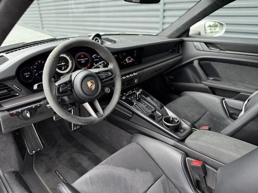 2024 Porsche 911 Carrera GTS