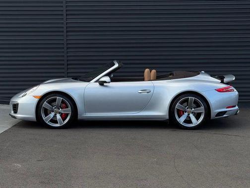 2018 Porsche 911 Carrera 4S Cabriolet