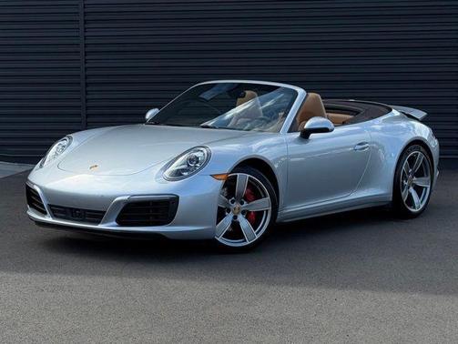 2018 Porsche 911 Carrera 4S Cabriolet