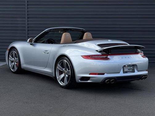2018 Porsche 911 Carrera 4S Cabriolet