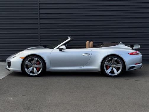 2018 Porsche 911 Carrera 4S Cabriolet