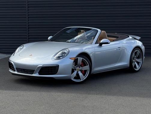 2018 Porsche 911 Carrera 4S Cabriolet